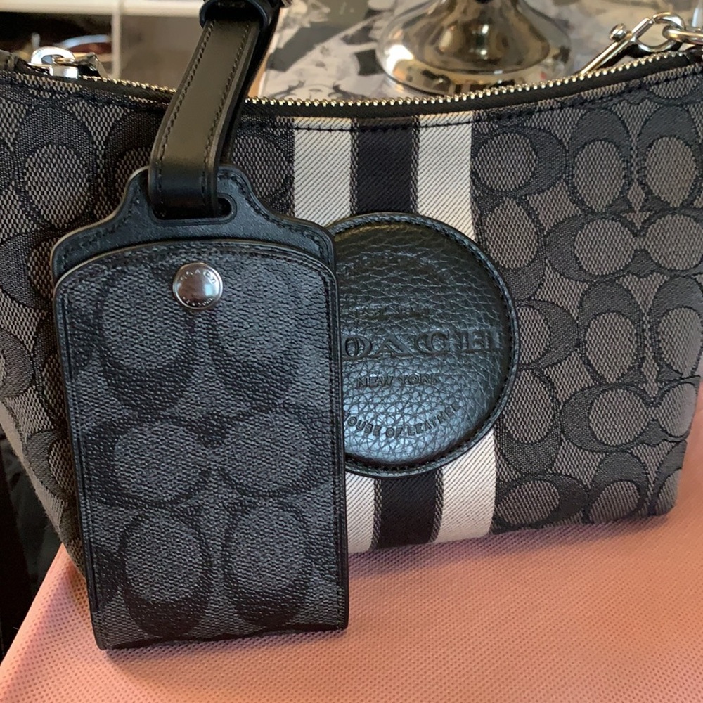 Authentic Coach C Logo Black and Gray Pebble Leather Large Luggage Tag Gunmetal